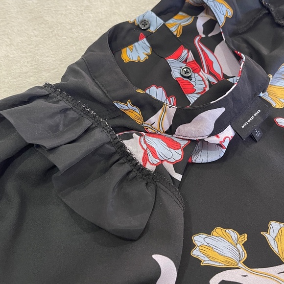 Black Floral Sheer Blouse Size Small - Picture 12 of 12